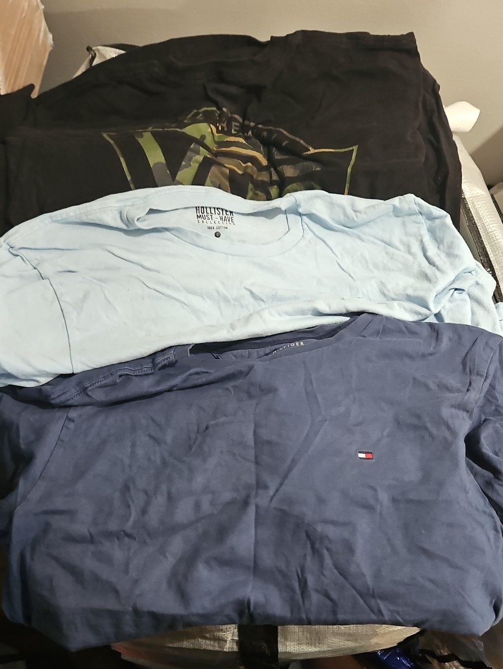 3 Tommy Hilfiger Vans Hollister Navy Short Sleeve Crew Neck Tee with Chest Flag